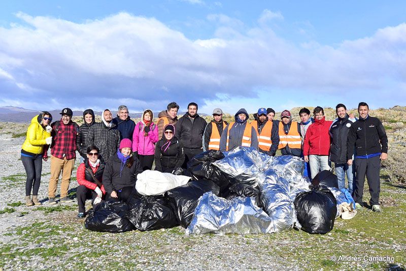 Medio Ambiente y Turismo participaron en una nueva limpieza del Canal Beagle