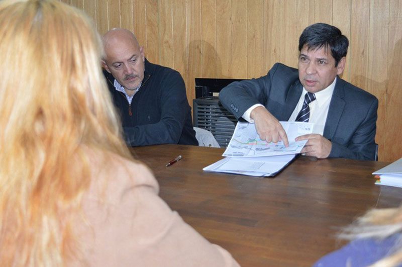 Pino promueve la entrega de tierras a instituciones educativas y al CECU