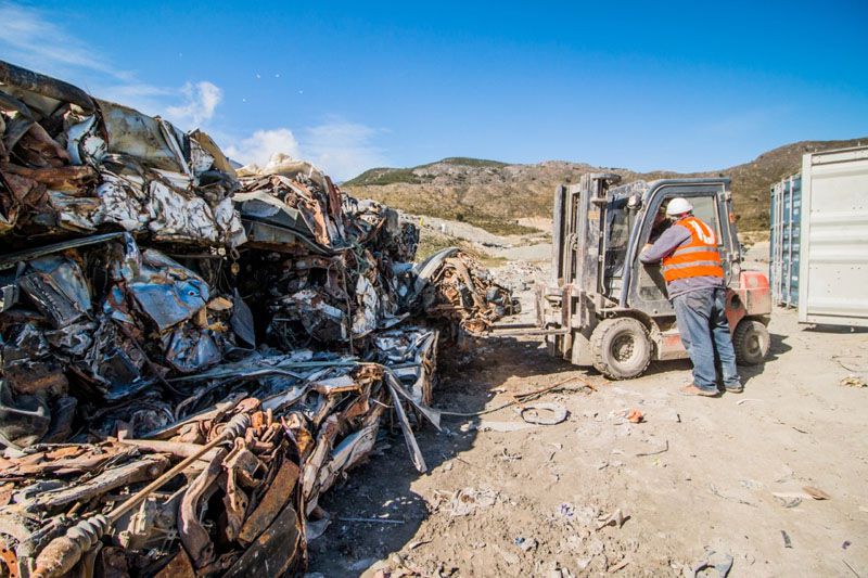 Ultiman detalles para la segunda compactación de material chatarra en Ushuaia