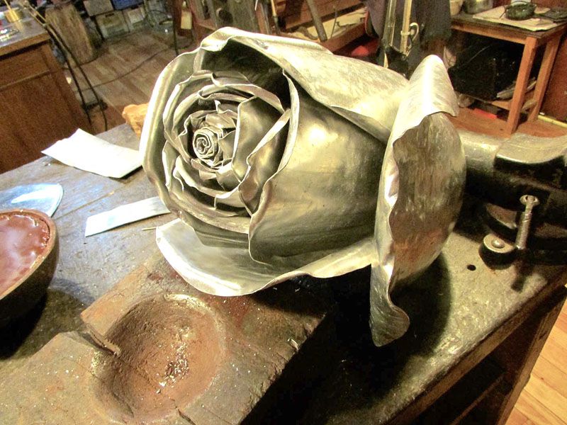 El concejal Bertotto impulsa distinciones para el proyecto ‘Dos Rosas por la Paz’