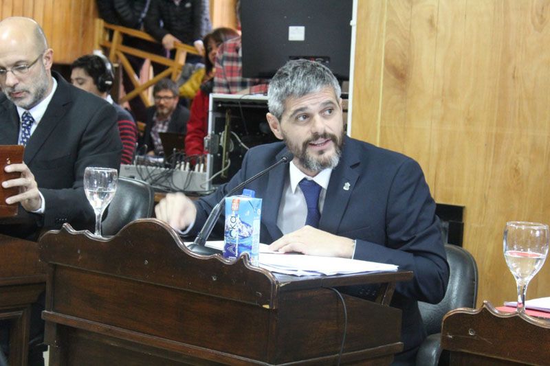 Romano busca que el Estado adquiera bienes y servicios de producción local