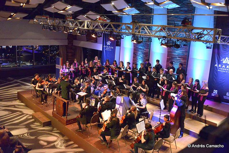 “Gran Noche con Bach” por el Coro del Fin del Mundo y la Orquesta Kayén