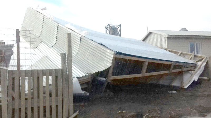 Defensa Civil acudió a 18 voladuras de techo por el temporal en Río Grande