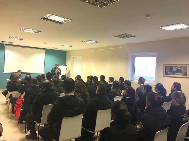 Capacitan en prevención del suicidio a agentes de la Policía provincial