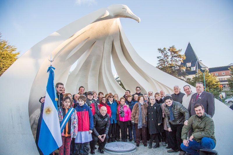 Se inauguró formalmente el Monumento a los Pioneros y Antiguos Pobladores de Ushuaia
