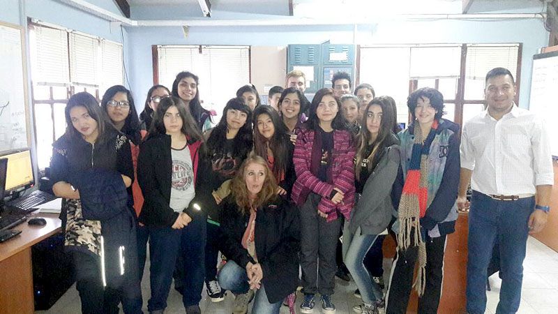 Alumnos visitaron la Central de Comunicaciones de la Policía de la Provincia
