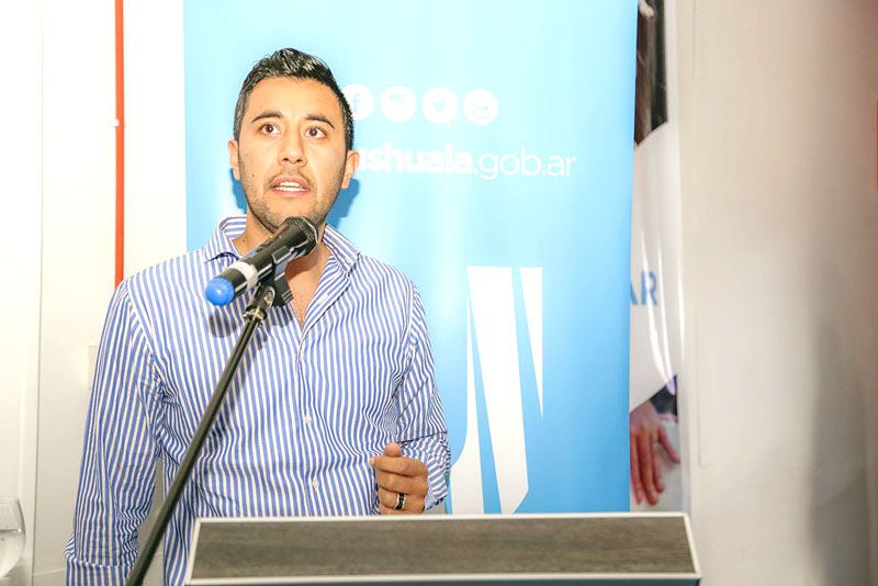 Cherañuk destacó el inicio de los vuelos que unirán Ushuaia con Rosario en forma directa 