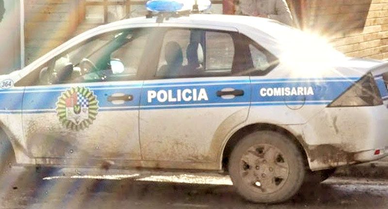 La policía allanó una vivienda, secuestró sellos y certificados médicos truchos