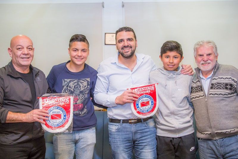 Vuoto se reunió con futbolistas locales que juegan en las inferiores de Argentinos Juniors