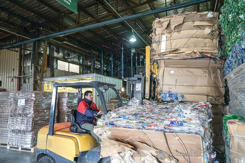 Se enviaron al continente 15,5 toneladas de botellas plásticas