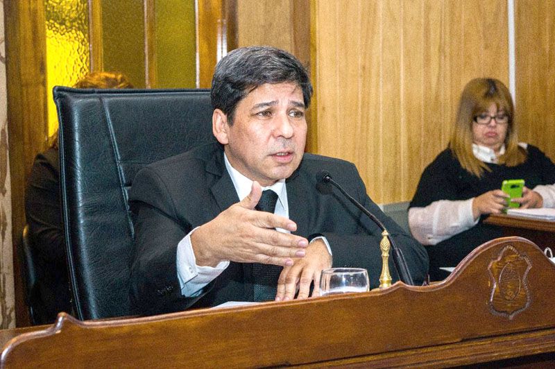 Pino: “El Concejo no tiene facultades para legislar sobre la forma de contratación de choferes”