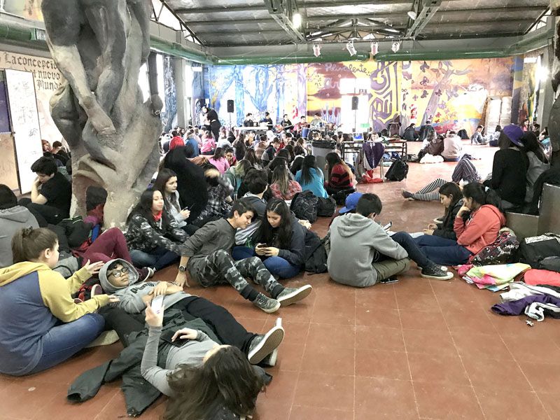 Alumnos del Polivalente reclaman prioridad en el uso del gimnasio