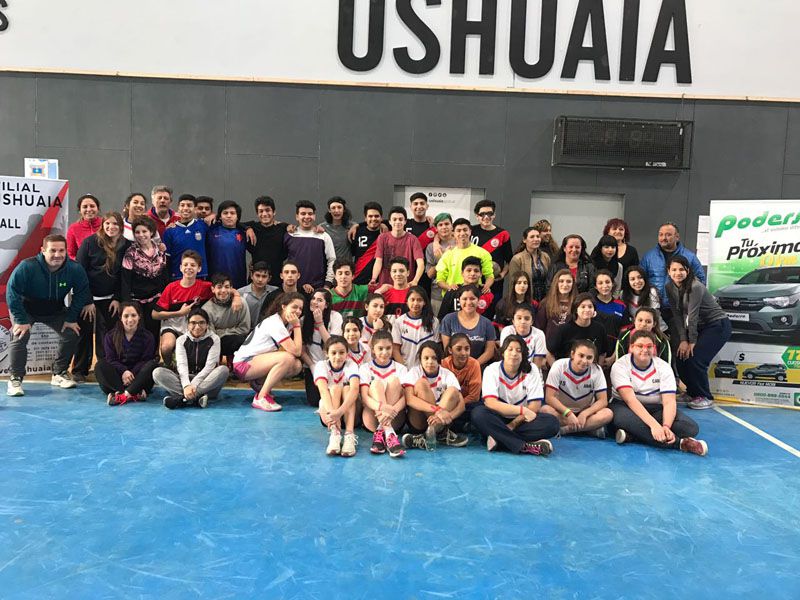 Dady Gallardo dictó una clínica de handball en Ushuaia