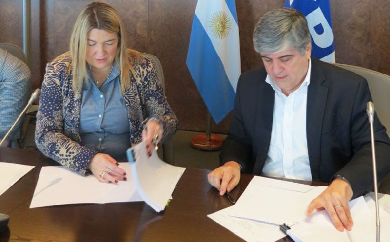Bertone firmó extensión de concesión y aumentarán las regalías para Tierra del Fuego