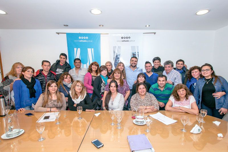 El intendente recibió a trabajadores de centros comunitarios 