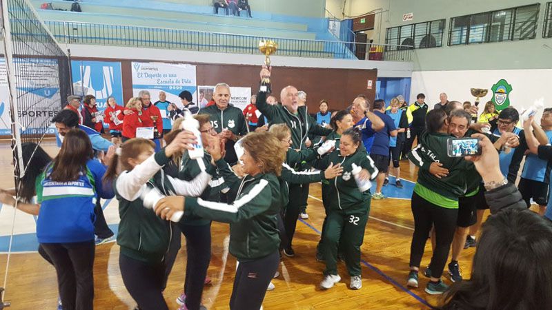 Equipos de cuatro provincias disputaron el torneo de Newcom del fin del mundo