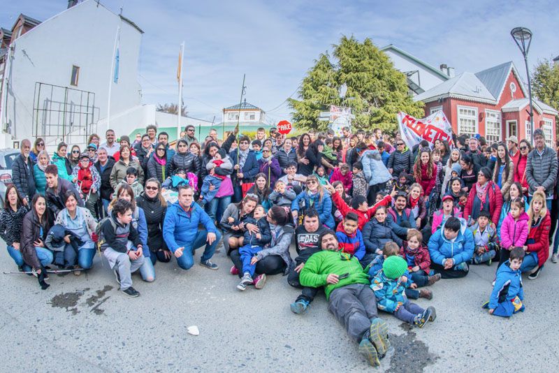 Vuoto recibió a alumnos, docentes y padres de la Kayú Chénèn
