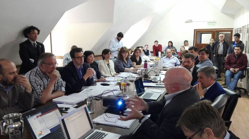 Proyecto con mucha obra pública y algunas importantes incertidumbres