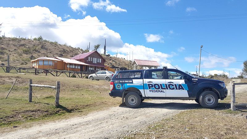 Allanaron una hostería y un complejo de cabañas de Lázaro Báez en Tolhuin