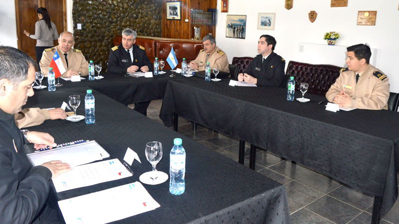 Prefectura recibió a autoridades marítimas del Canal de Beagle