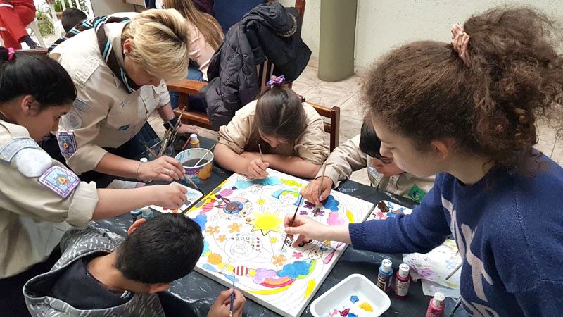 Voluntarios de Ushuaia confeccionaron mandalas para Casa Garrahan de Buenos Aires