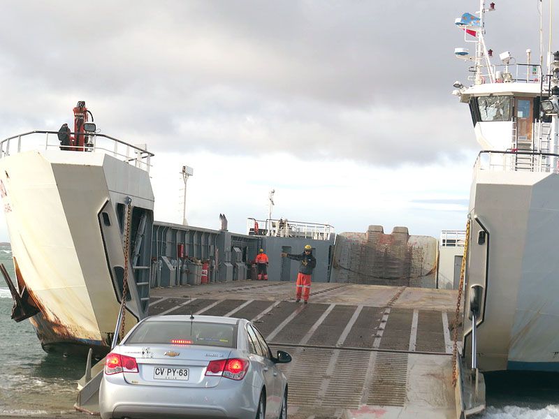 El servicio de barcaza fue extendido para atender la demanda de vacacionistas fueguinos