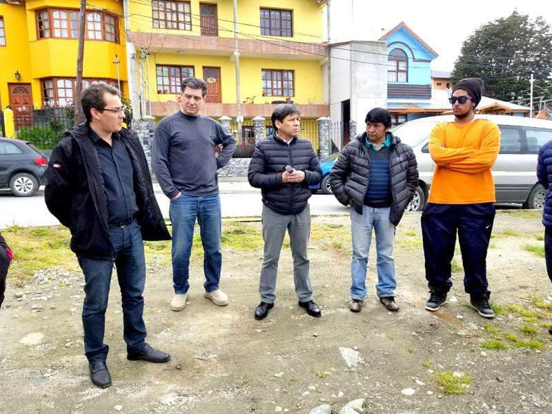 Pino recorrió el barrio El Jardín para conocer las necesidades del sector