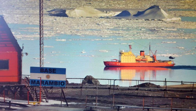 El Irizar reabasteció la base Marambio