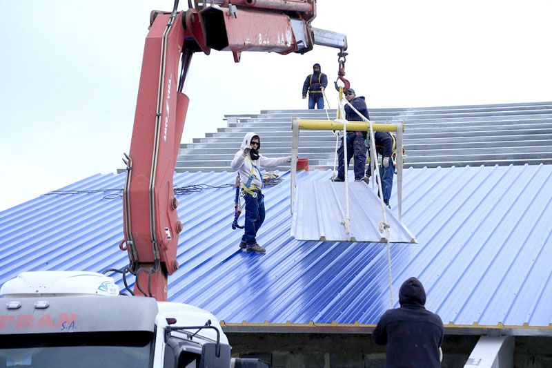 Avanza la construcción de moderno gimnasio en Río Grande 