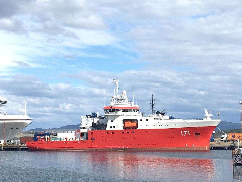 Moderno buque de la Armada peruana amarró por primera vez en Ushuaia