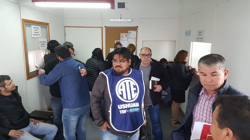 Gremios piden propuesta salarial y suba de la ayuda escolar 