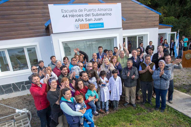 Bertone inauguró la Escuela “44 Héroes del Submarino ARA San Juan”