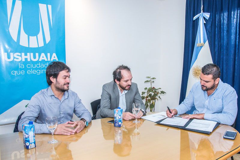 Vuoto suscribió convenio para capacitar a jóvenes