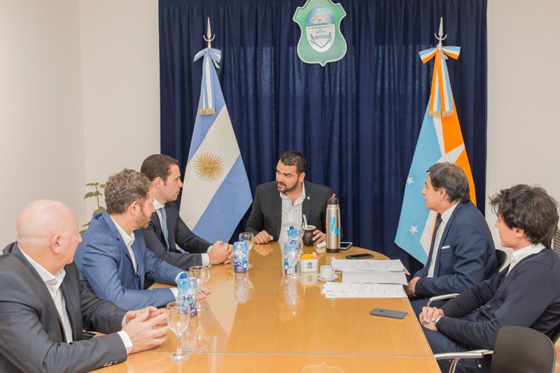 Crédito para pagar colectivos y financiar obra pública