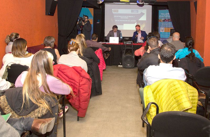 Dictaron taller de prevención del suicidio para medios de comunicación
