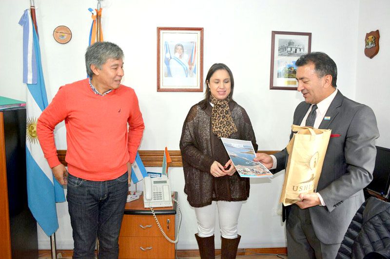 Buscan potenciar de manera conjunta el Puerto de Ushuaia y el de Punta Arenas