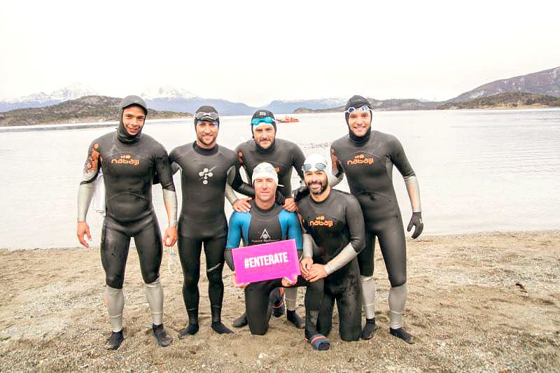 Se realizó el cruce a nado por aguas del Beagle