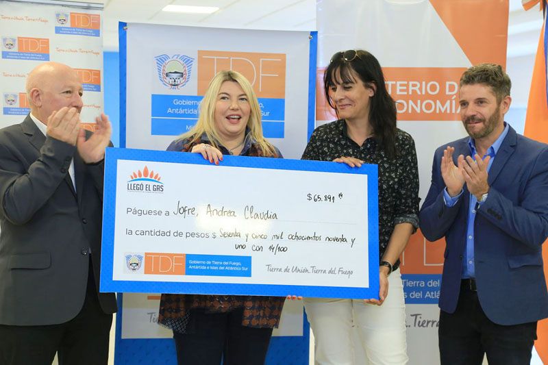 Gobierno entregó los primeros subsidios de “Llegó el Gas”