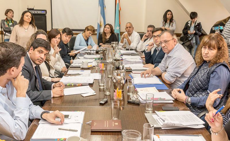 Postergan debate de la reforma electoral