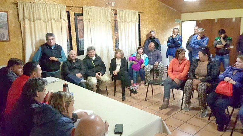 Vuoto se reunió con vecinos del barrio Los Pinos