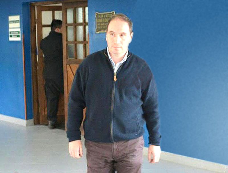 Ocho años para Weiss 