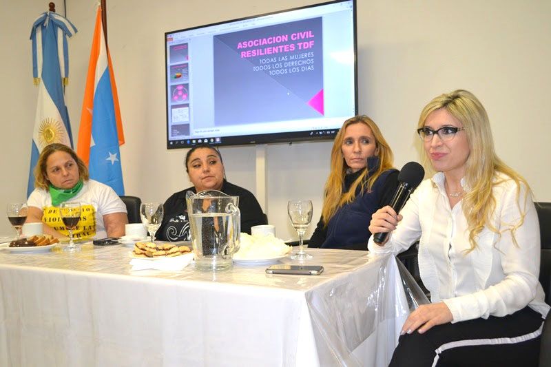 Referentes nacionales debatieron sobre violencia de género