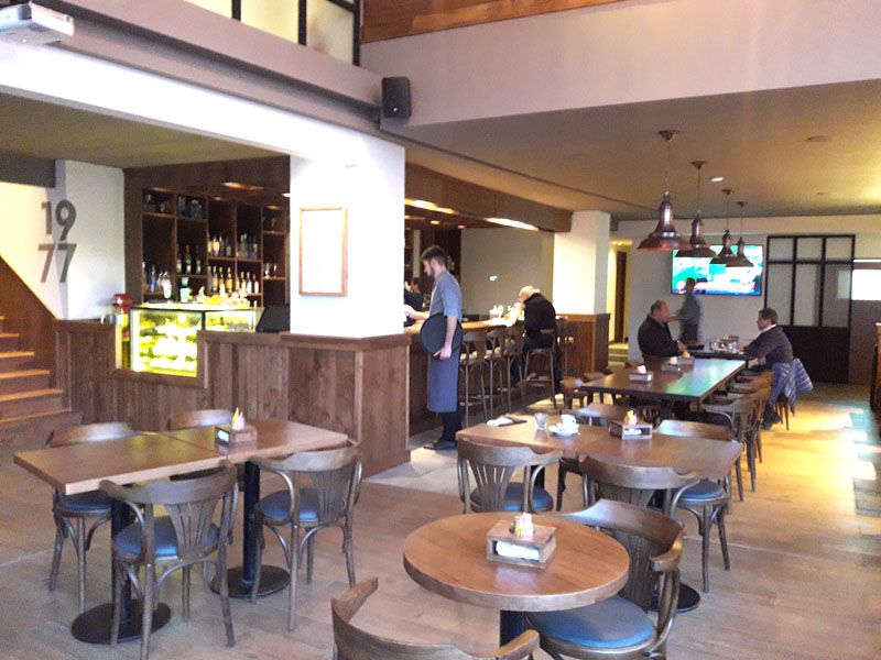 Tante Sara reabrió su emblemática esquina con un nuevo concepto pensado para la comodidad de sus clientes