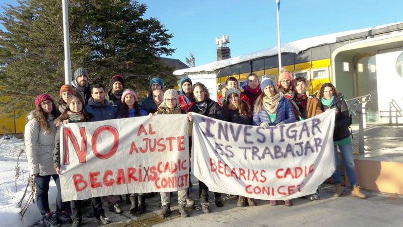 Becarios del CADIC se quejaron de la desinversión en ciencia y advirtieron sobre otra “fuga de cerebros”
