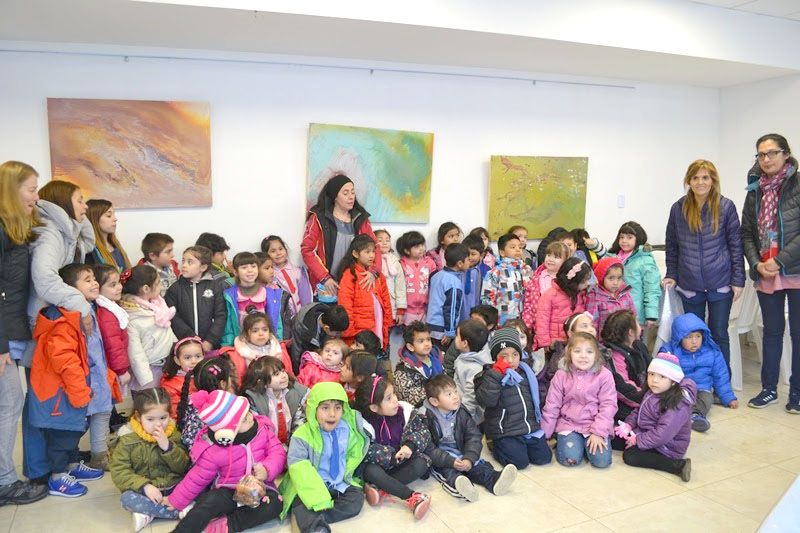 Niños del Trencito Nevado y Krakeyen visitaron el Centro ‘Nueva Argentina’