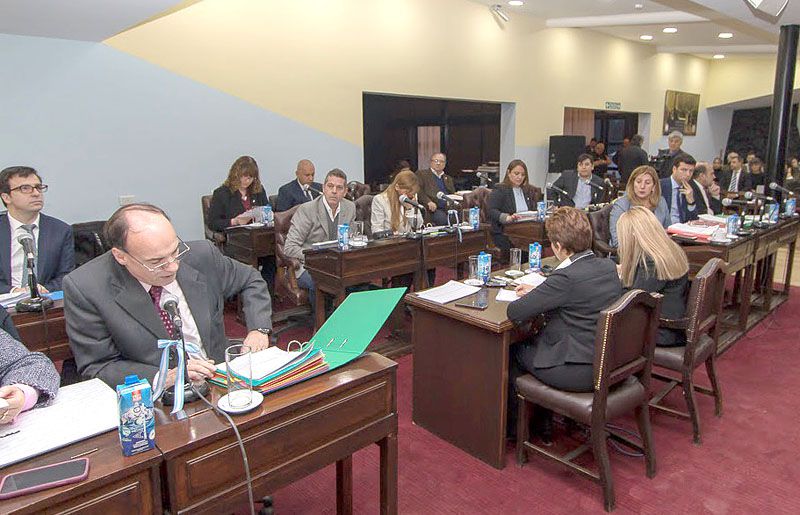 Aprueban ley de “antidoping” para funcionarios provinciales