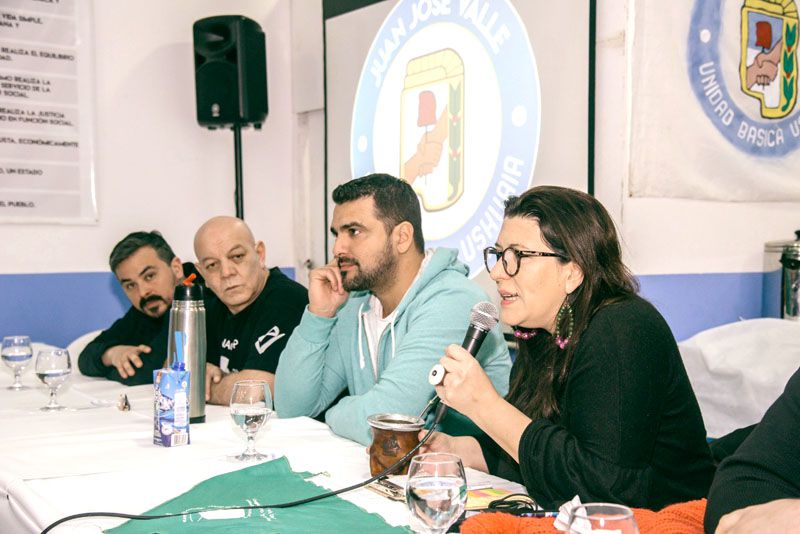 Vuoto participó en una charla debate en Ushuaia