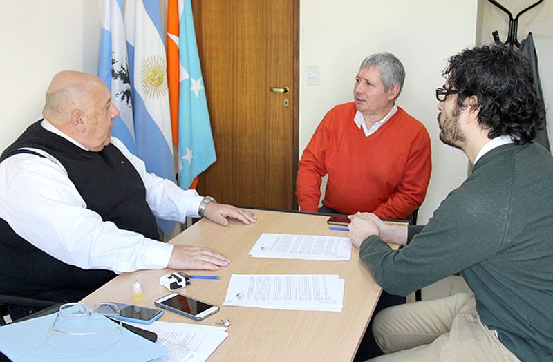 La UNTDF proyecta instalación de parque eólico
