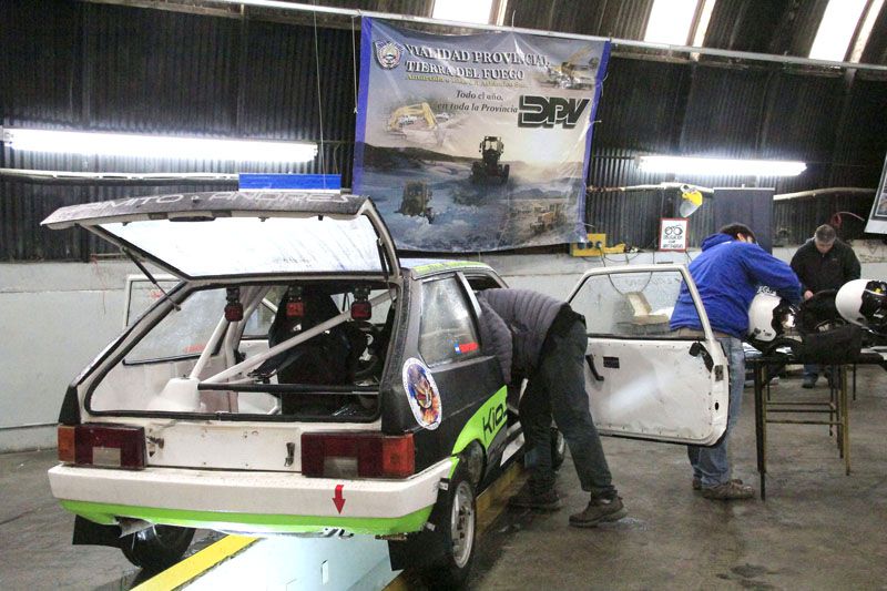 Comenzó la revisión técnica de los autos que correrán la Hermandad