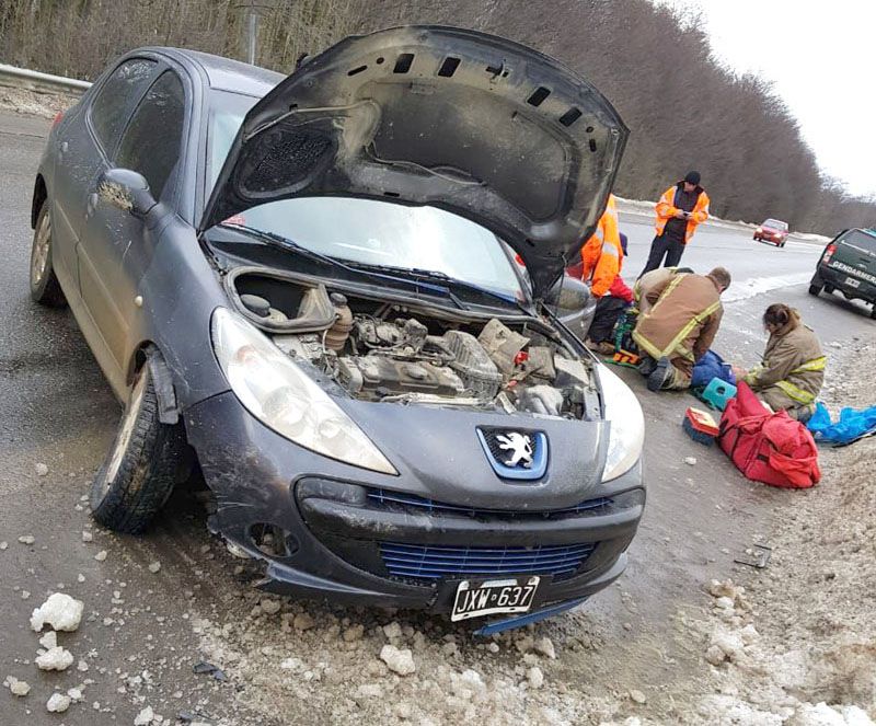 Conductor lesionado tras despistar su vehículo